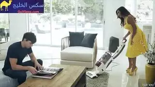 مأدبة زوجة الأب المحرمة: ممارسة الجنس الحنجري مع الفحل الشاب