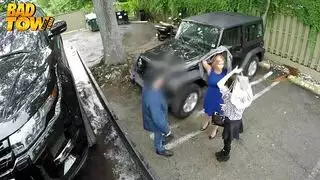 نيك سيارات حار: شرموطة تُنَك وتئن بصوت عالٍ