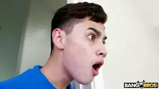 أخ وأخت إباحي: مراهق يضرب فرجها بعمق