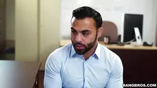شرموطة آسيوية في المكتب تمارس الجنس بقوة مع زميل