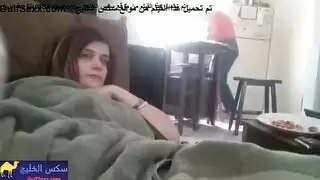 نشوات مراهقة سرية مع صديقها بينما والدها خارج