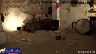 فيلم رعب إباحي: المهرج الخاطف ينتهك فتاة صغيرة