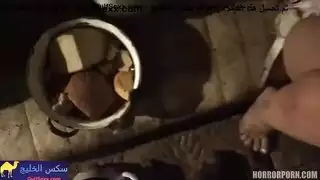 تُمسك ويُفرغ فيها حشو مرعب