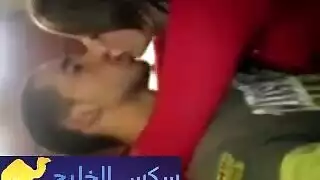 مشهد إباحي في المرآب: مضاجعة وقذف عليها