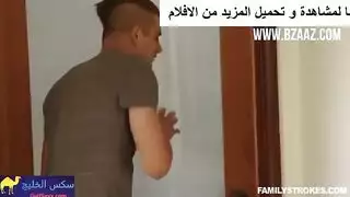 امرأة أكبر تأخذ قضيب المراهق الغليظ في جلسة عنيفة