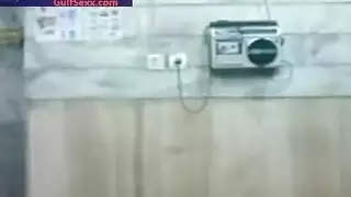 سكس مصري صريح: مداعبة خرقاء تتحول إلى هزات عالية