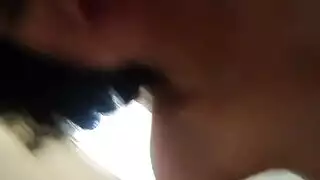 رجل يالعب زبة