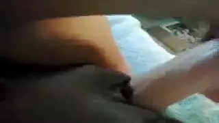 النمساوي في سن المراهقة يلعب مع بوسها