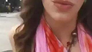 هاوية وقحة تحصل على ثقوبها محشوة من قبل رجل بارز