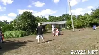 الأندونيسية شيلي حوض السباحة