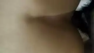 زوجة عربية ساخنة تأخذ قضيب زوجها في جنس عنيف