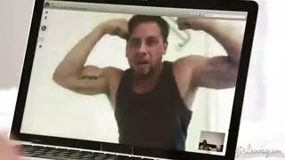 تحصل مارس الجنس الفتيات مفلس بعد الانتهاء من امتصاص ديك والاستمتاع بها كثيرا