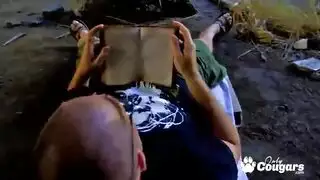 تغطية قاسية بالسائل المنوي لوجهها وثدييها