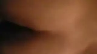 كرات سكرتير على ركبتيها