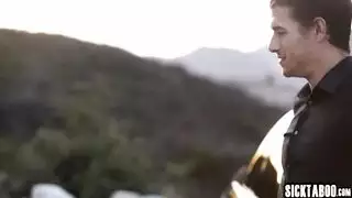 من مص عميق إلى جنس عنيف مع قضيب كبير