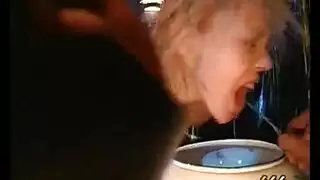 شقراء ساخنة تلعب بكسيها وتحتفظ بدسارها لساعات