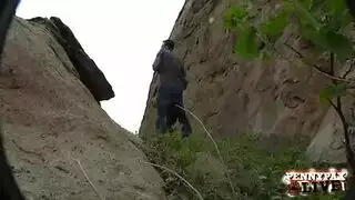 غريبان يملآن حلقها بسائل منوي ساخن