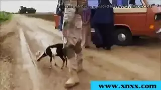 رجل يغتصب فتاة بلقوة