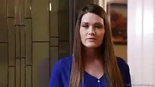 عاهرة تستمني وتئن أدخلني خلال شجار شرس بين فرجين