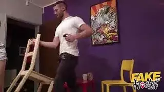 المرأة دائما تريد ممارسة الجنس مع رجلين