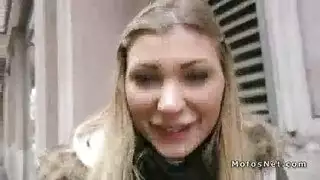 التقاط في الشارع يؤدي إلى جنس شرجي ومهني قاسي