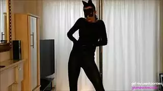 الفتاة ترقص وتستمني بفكرتك