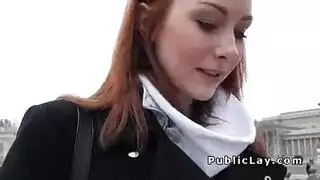 أحمر الشعر لطيف يقبل على ممارسة الجنس مع شخص غريب مجانا