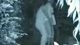 جاءت صديقي وسمحت له بممارسة الجنس مع زوجتي