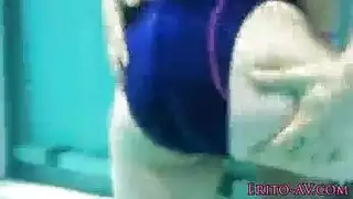 ناضجة المعلم ملابس السباحة طحن