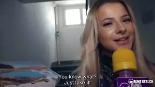 ممثل يائس يؤدي ماراثون ثلاثي مص قضيب