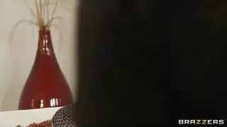 مقيدة في الشورت، مُضاجعة من الخلف، فيديو كامل لهزّة جماعها