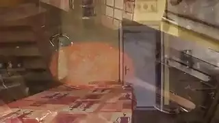 شاب وسيم يضاجع مهبل امرأة ناضجة تحت الماء