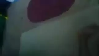 امرأة ناضجة تمارس الجنس الشرجي مع شاب في فيلم إباحي قاسي