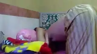 جماع تلقائي في الفندق: فيلم إباحي هاوٍ منفلت
