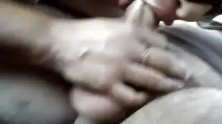 زوجة تحصل على كريمة مزدوجة: جنس شرجي مع زميل