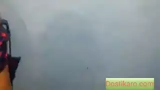مختص فموي شاب يأخذ قضيبًا كبيرًا في حلقه