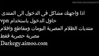ثلاثي صريح: شاب يضاجع بنتين مثارتين في إباحية صريحة