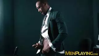 في اللعب