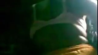 مراهقة لاتينا أنيسة تئن خلال هزة جماع مكثفة منفردة