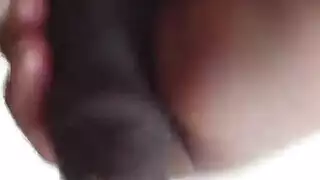 الأخت المتزوجة في السرير