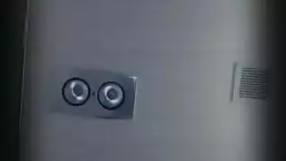 أوجي لمؤخرات تلميذات مشعرة مع كب كيك على مكتب المعلم