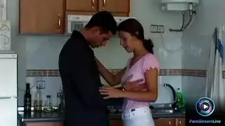ينيك عزباء